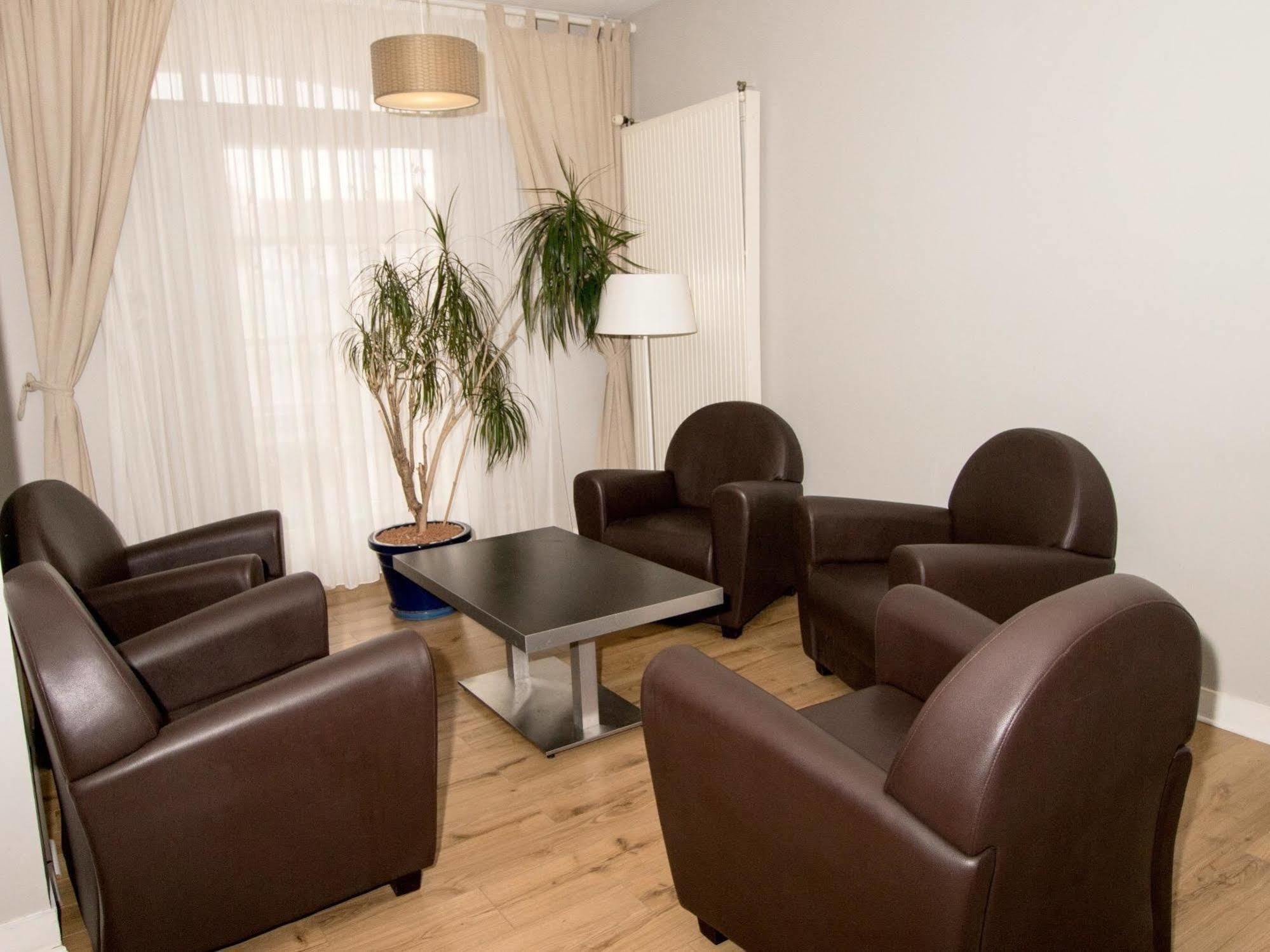 Hotel Le Plat D'Etain Brou Ngoại thất bức ảnh